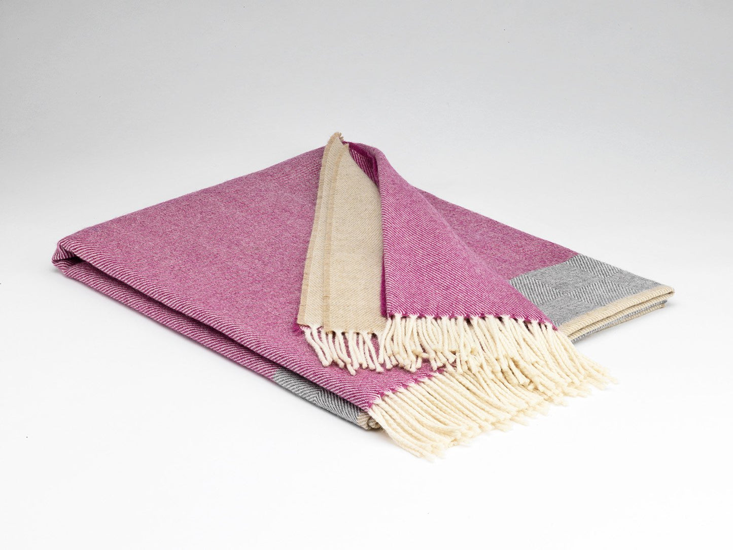 McNutt Supersoft Throw Madrid