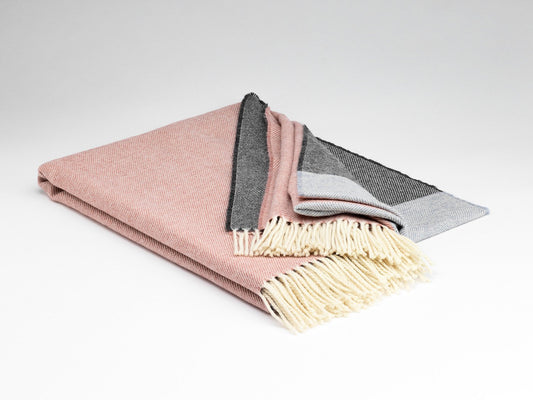 McNutt Supersoft Throw Paris